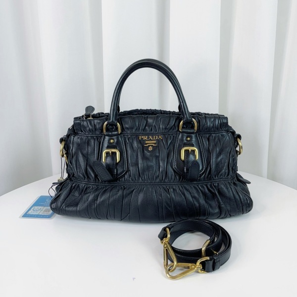95新/普拉达/市场价18500/包包/250206XZ0028
