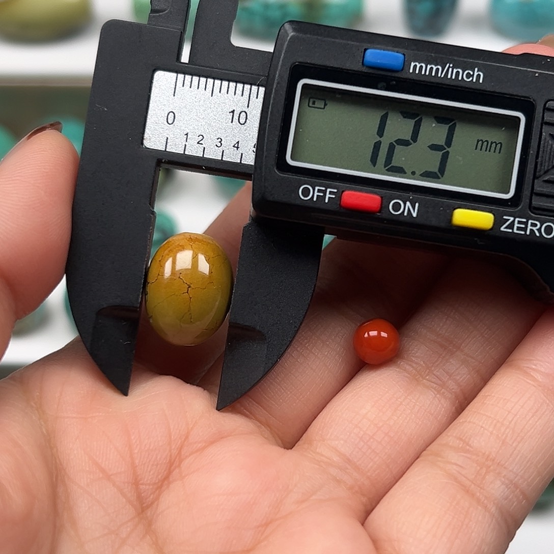 南红玛瑙未镶嵌珠宝奇石