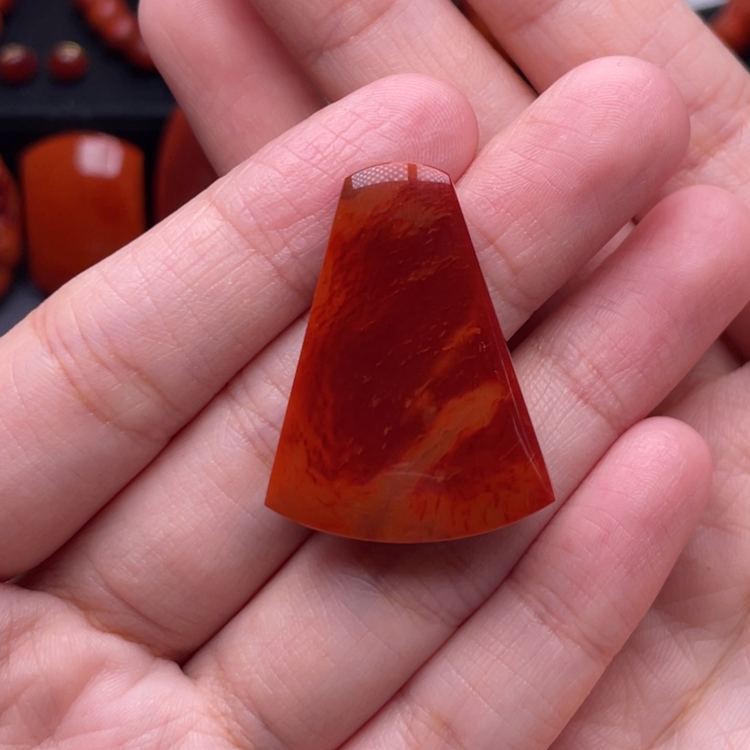 南红玛瑙未镶嵌珠宝奇石梯形吊坠