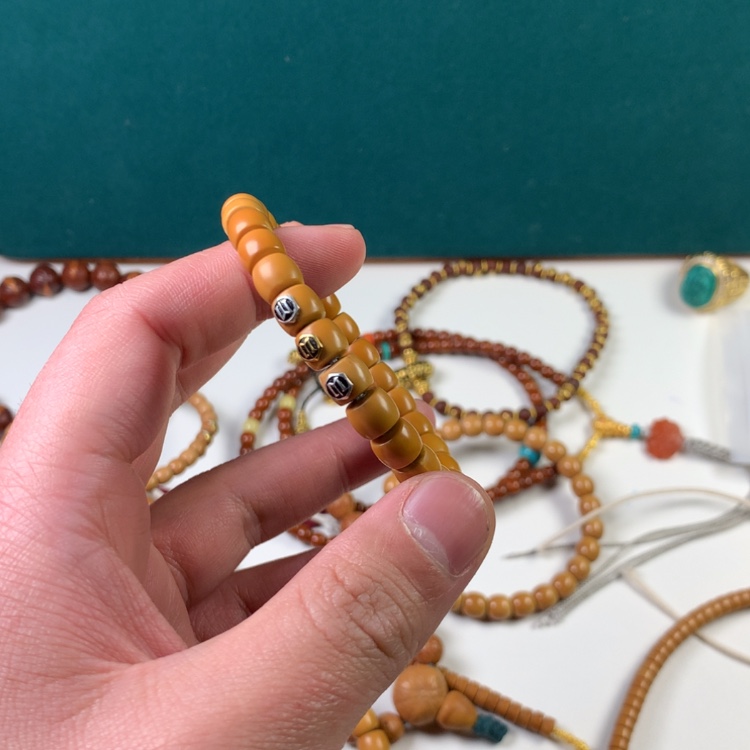 【闪购商品】橄榄核吊坠。。。。。。。。。。