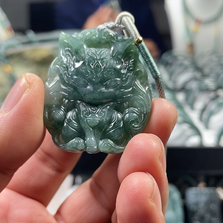 翡翠未镶嵌吊坠(赠链)008