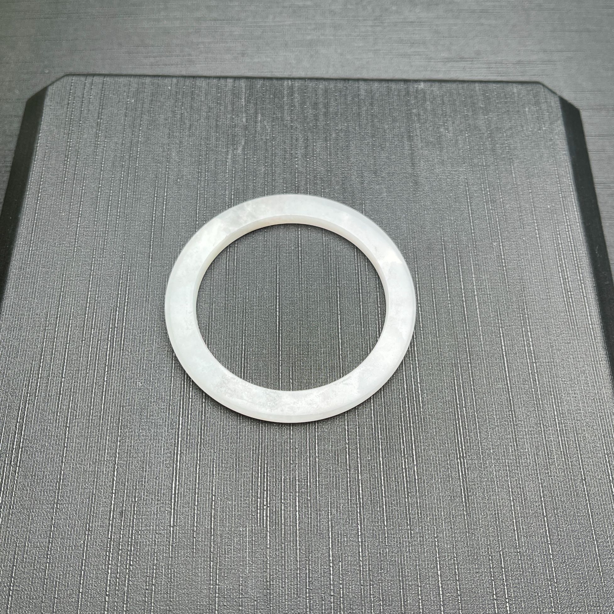 缅甸翡翠A货冰润方镯55圈口