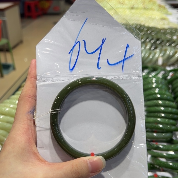 和田玉（糖玉）手镯未镶嵌?****主