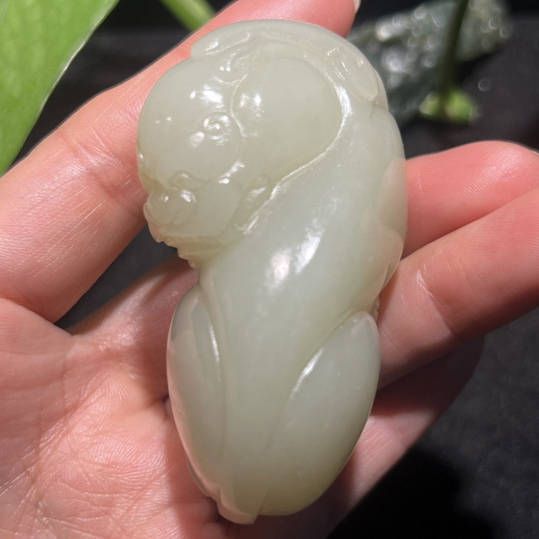 新疆和田玉且末高青白玉回头貔貅