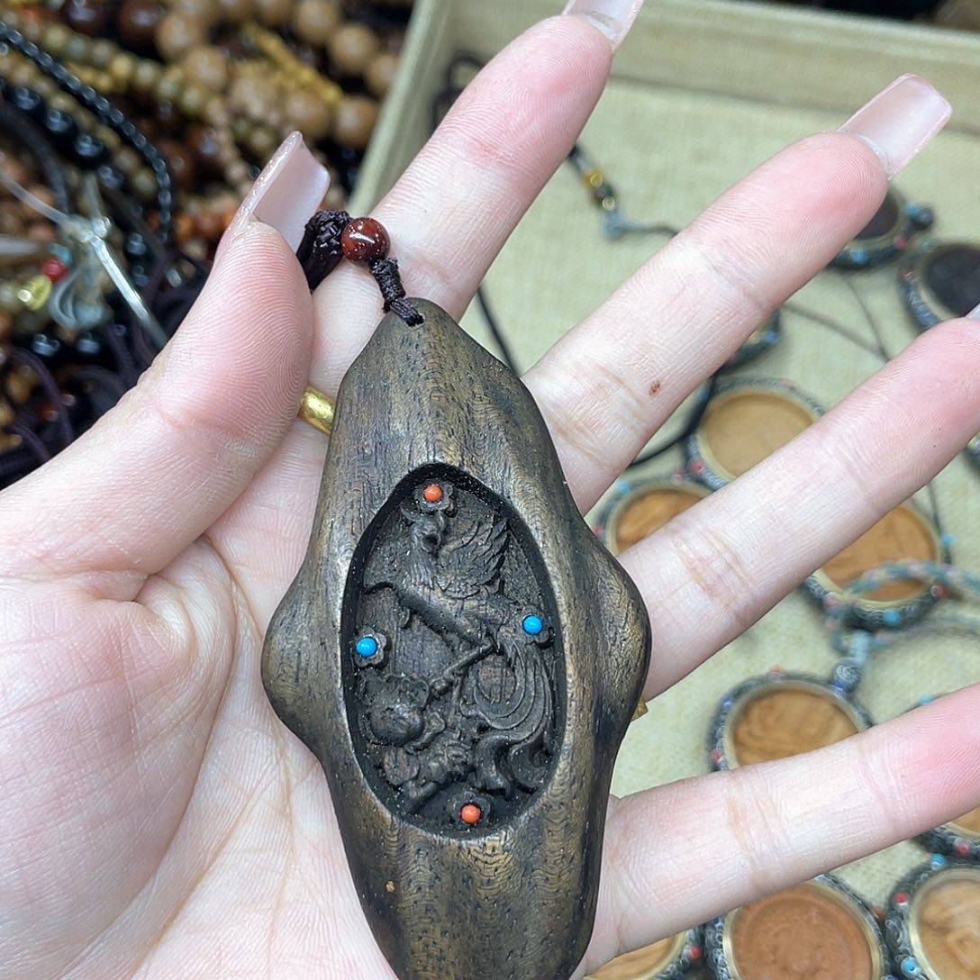 维腊木（绿檀）无事牌