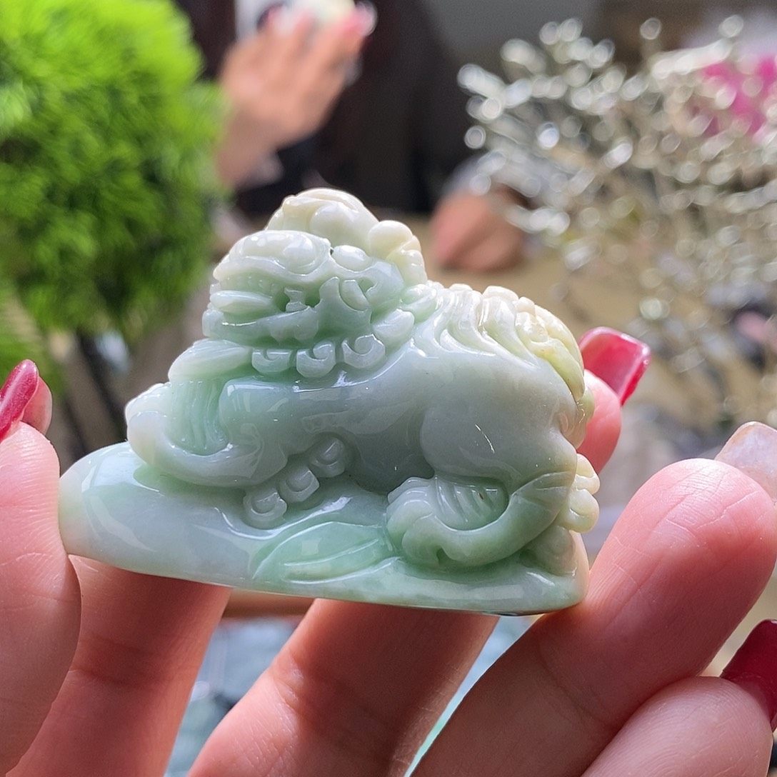 【闪购商品】翡翠颈饰未镶嵌狮子