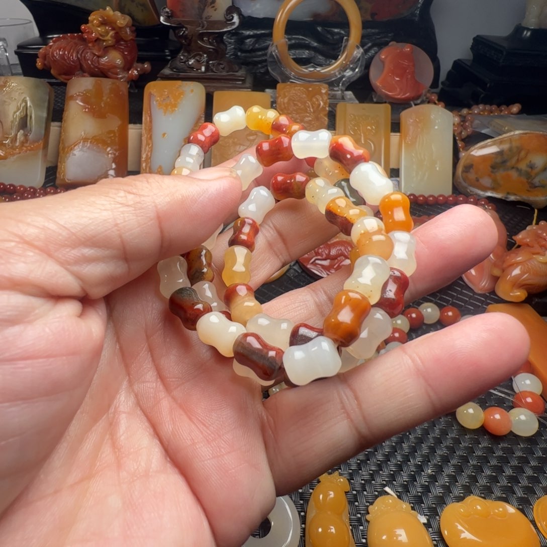 石英质玉（黄龙玉）未镶嵌手链