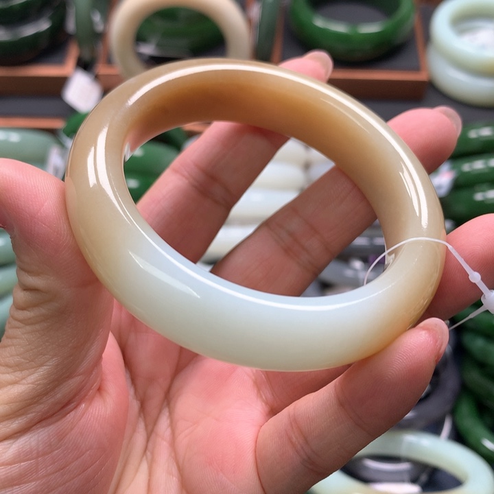 【闪购商品】未镶嵌手镯和田玉32