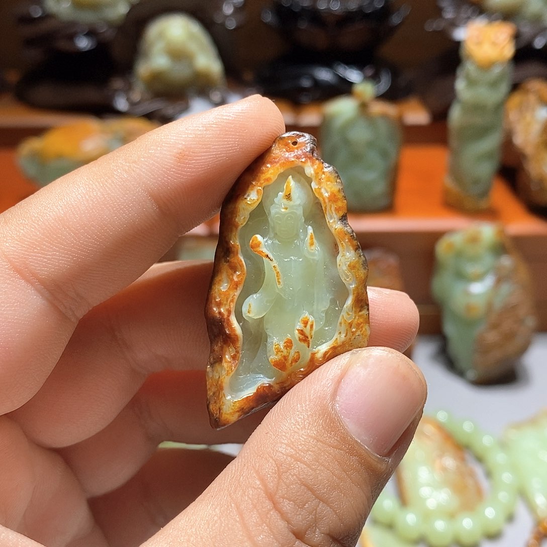 岫岩河磨玉（透闪石质玉）未镶嵌珠宝奇石一***城