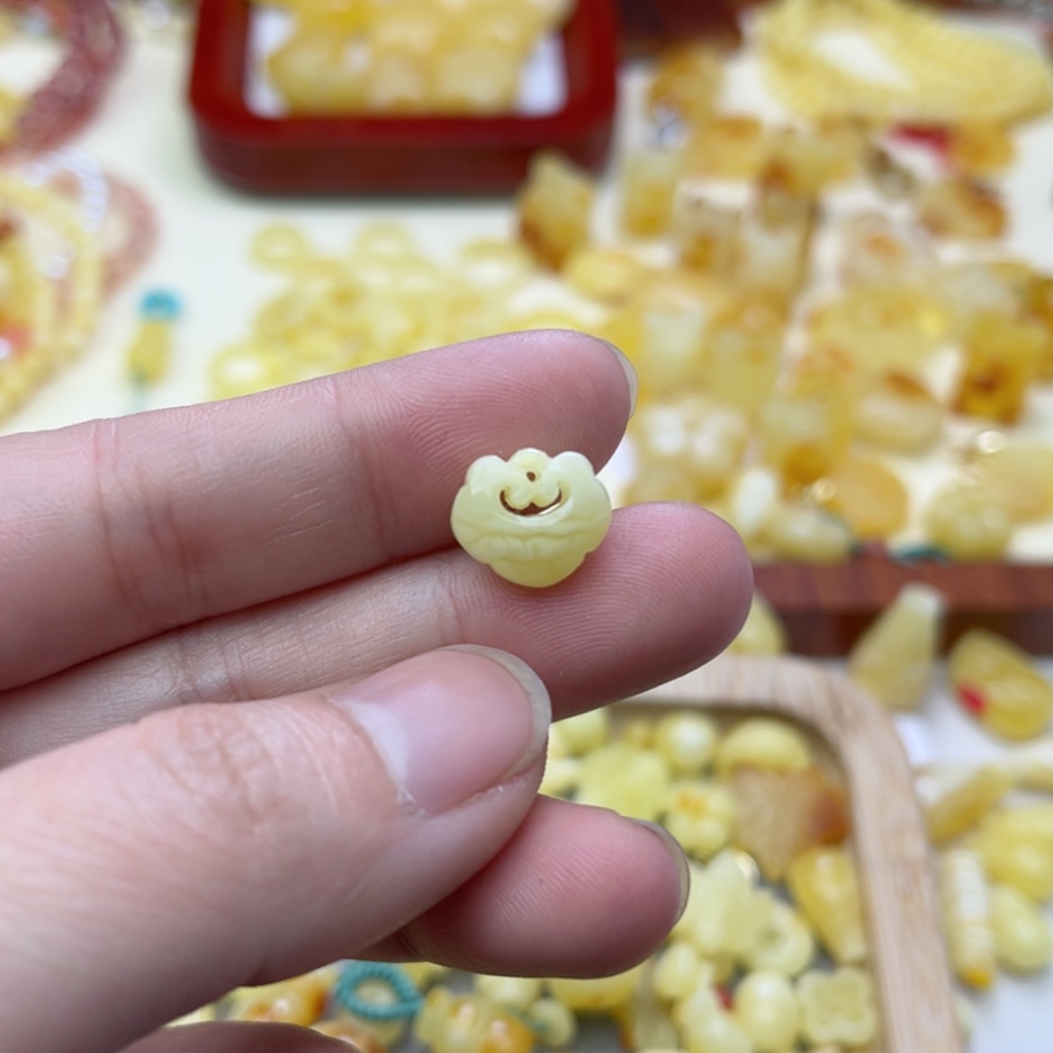 【闪购商品】蜜蜡裸石未镶嵌配饰