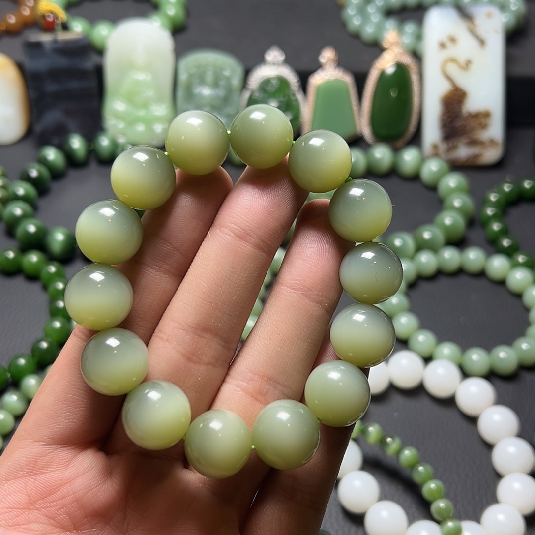 和田玉未镶嵌手串