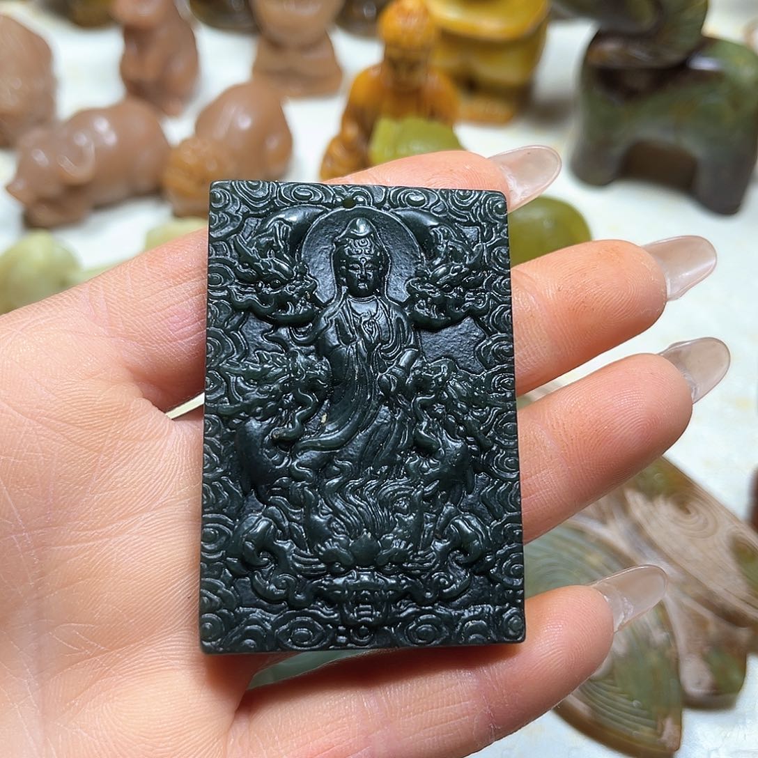 白玉菩提吊坠白玉菩提吊坠