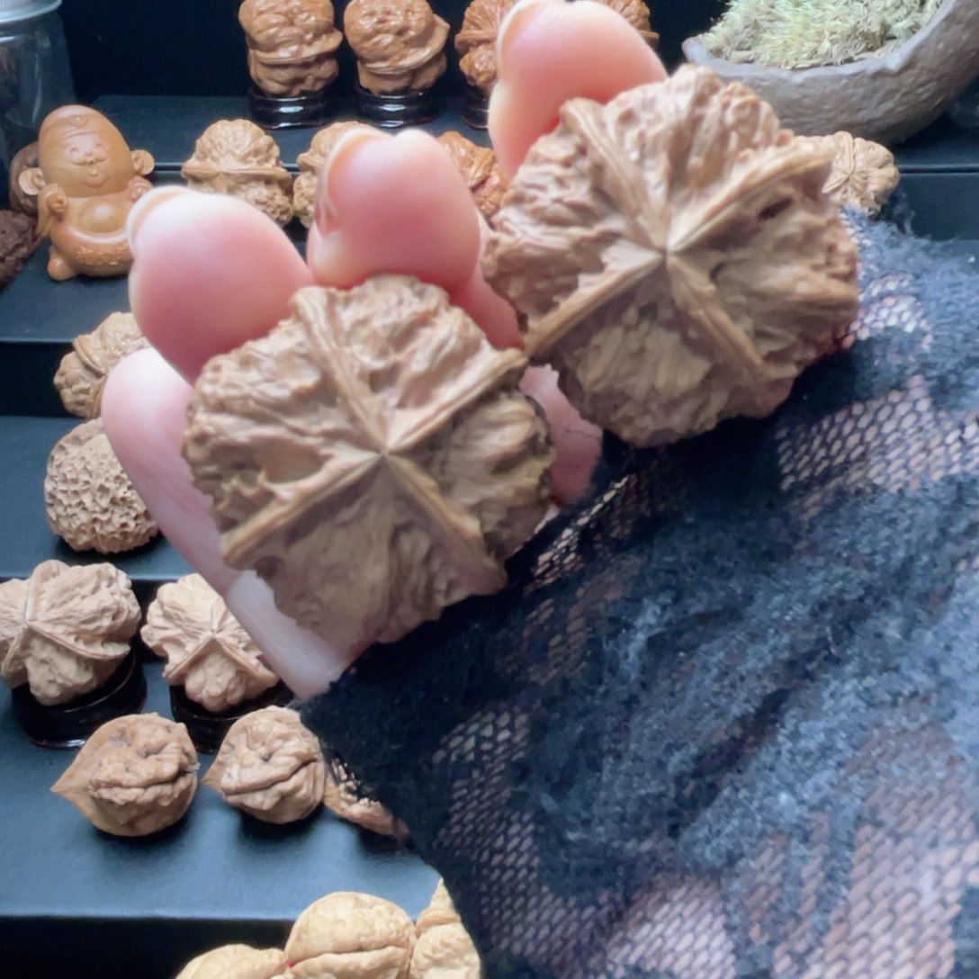 文玩核桃吊坠菊花四…………