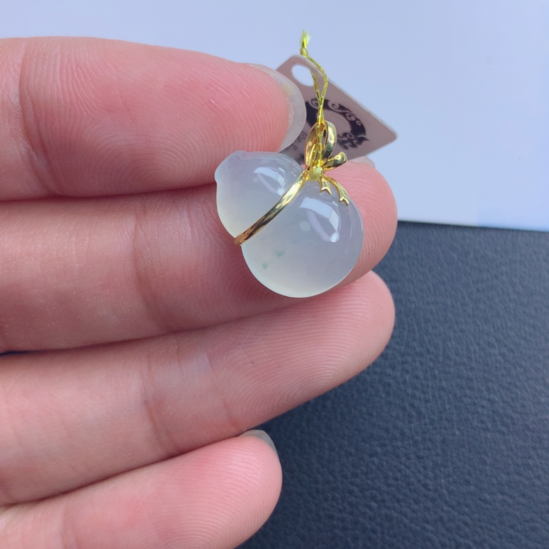 翡翠颈饰未镶嵌葫芦