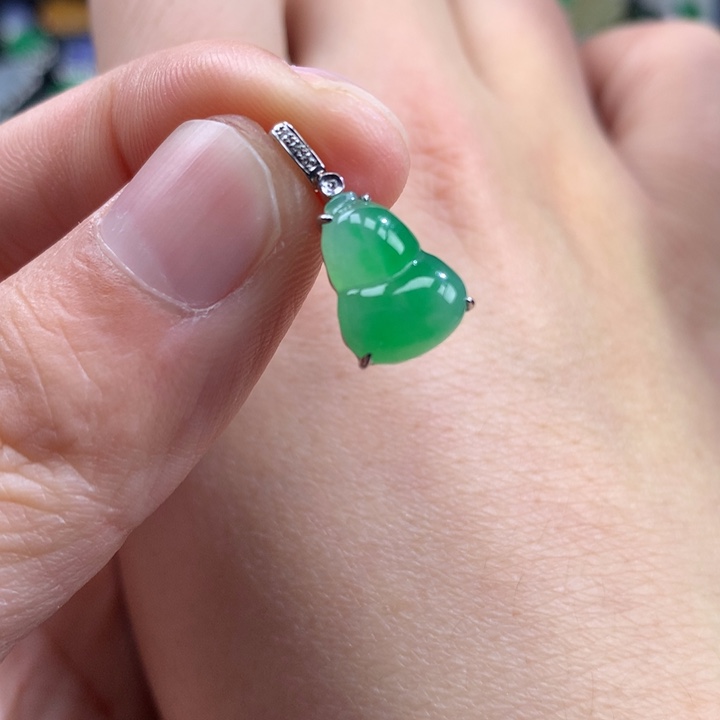 翡翠吊坠(不含链)18K金镶嵌