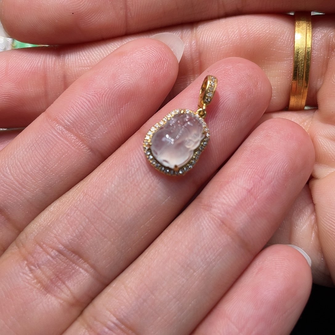 翡翠吊坠(不含链)18K金镶嵌?**子