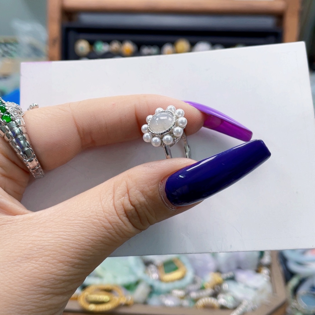 翡翠手镯未镶嵌天然翡翠Ａ货