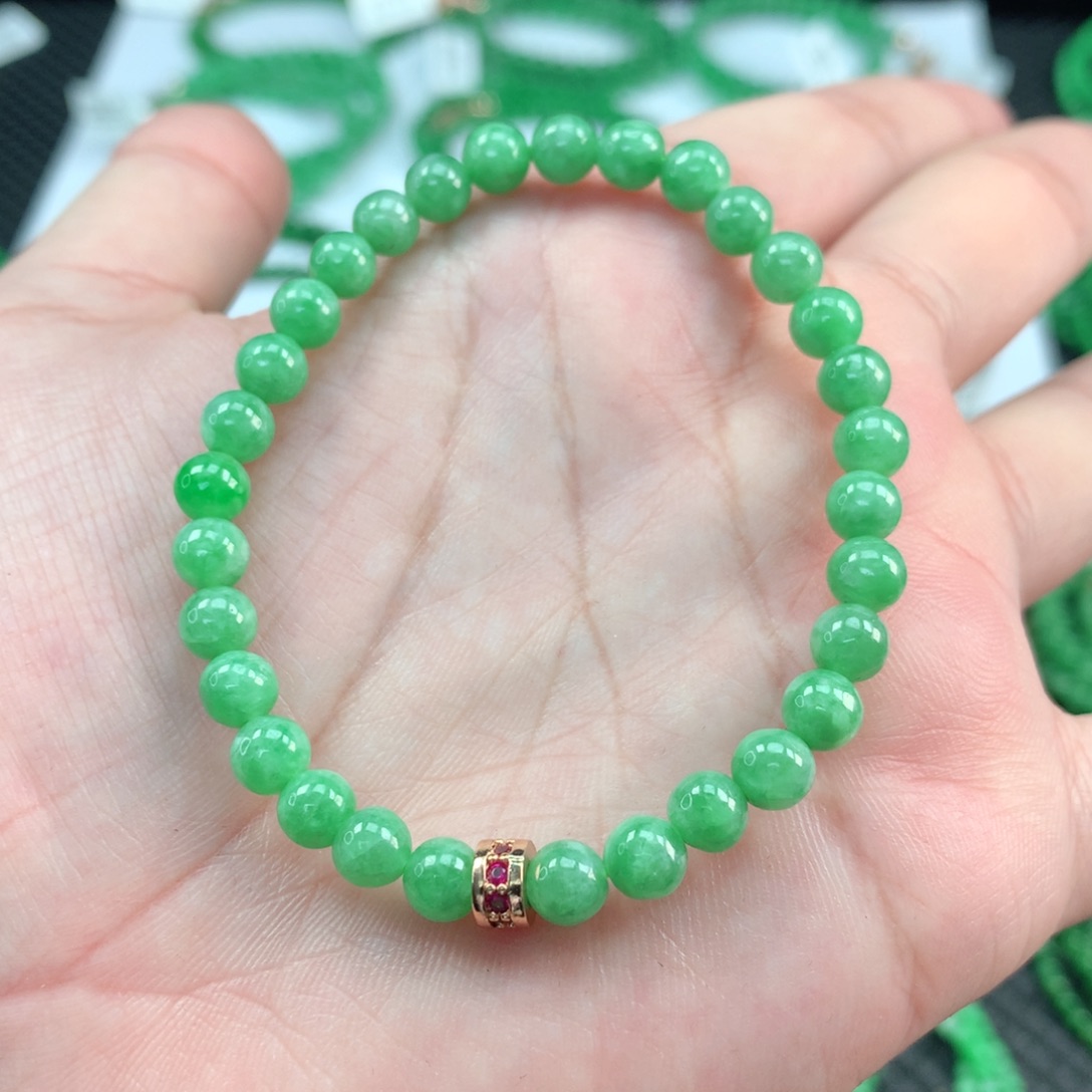 翡翠手链未镶嵌翡翠