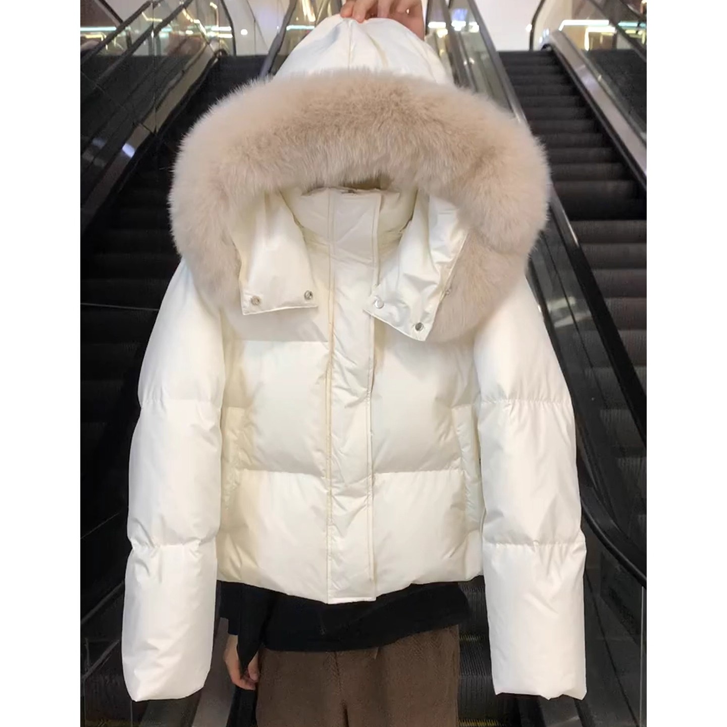 毛领连帽短款羽绒服女2025新款冬季独特超好看今年流行爆款小个子