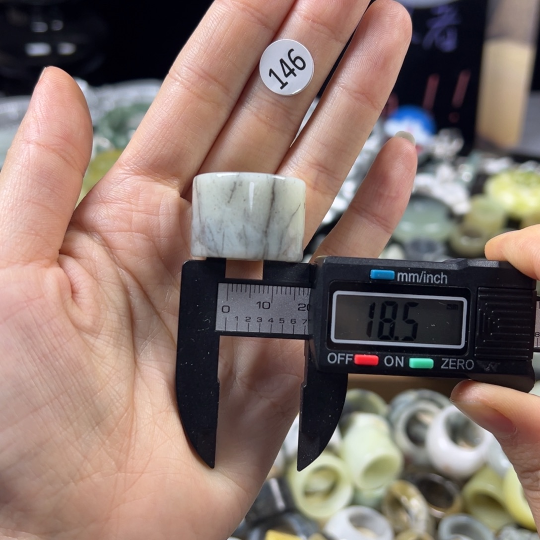 蛇纹石玉未镶嵌戒指