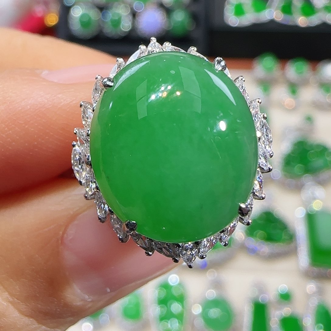 翡翠吊坠(不含链)18K金镶嵌