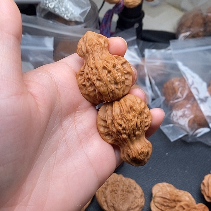 吊坠文玩核桃葫芦一对