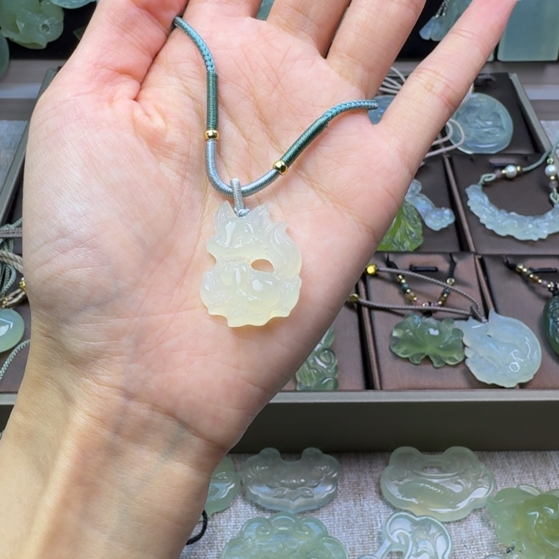 蛇纹石玉未镶嵌项链