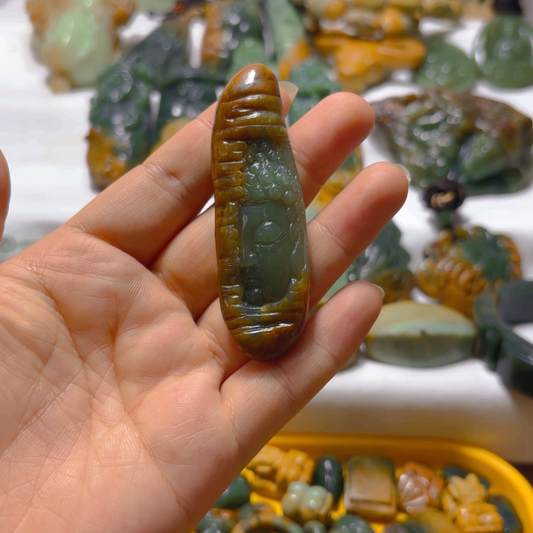 岫岩河磨玉（透闪石质玉）挂件未镶嵌全****理