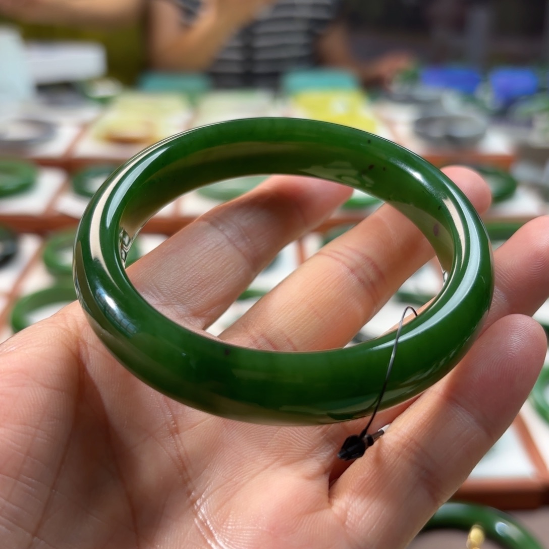 和田玉（碧玉）手镯未镶嵌