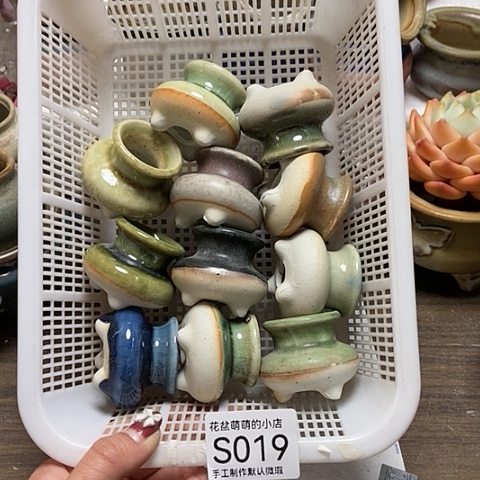 紫砂花盆019微瑕品口径3厘米左右