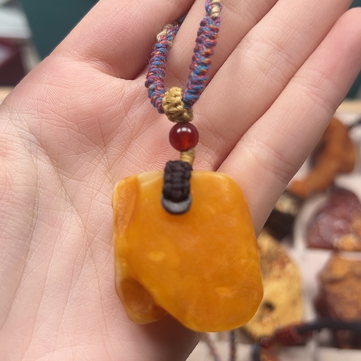 琥珀珠宝奇石未镶嵌