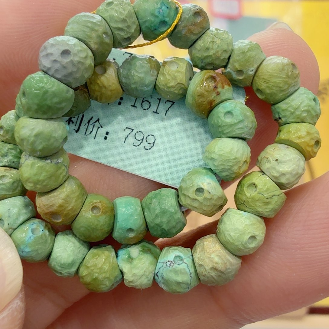绿松石未镶嵌珠宝奇石