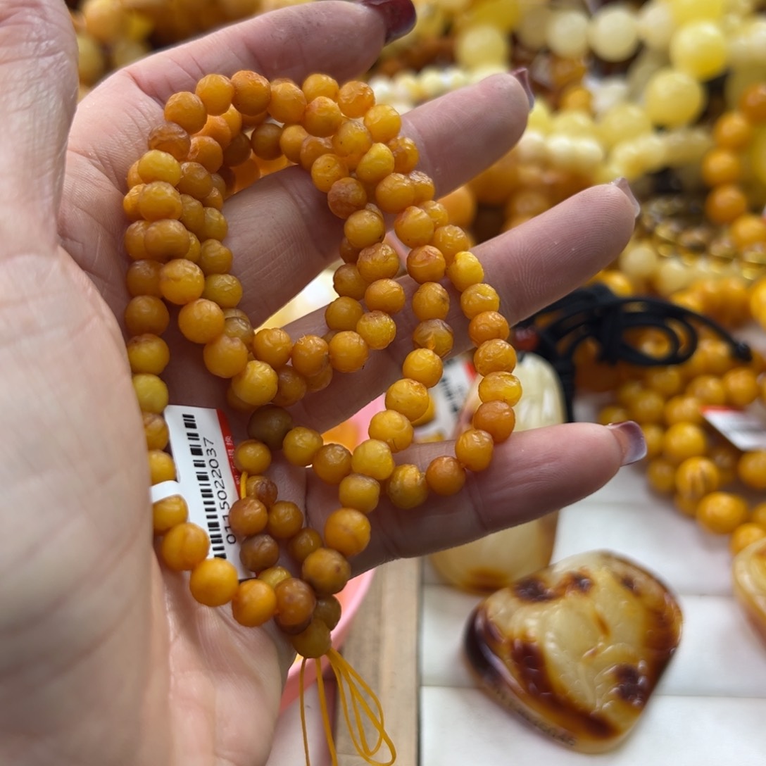 琥珀珠宝奇石未镶嵌