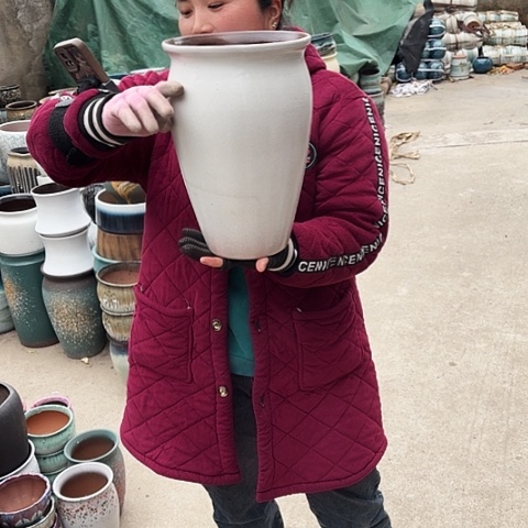 20口31高瑕疵底裂盆子。