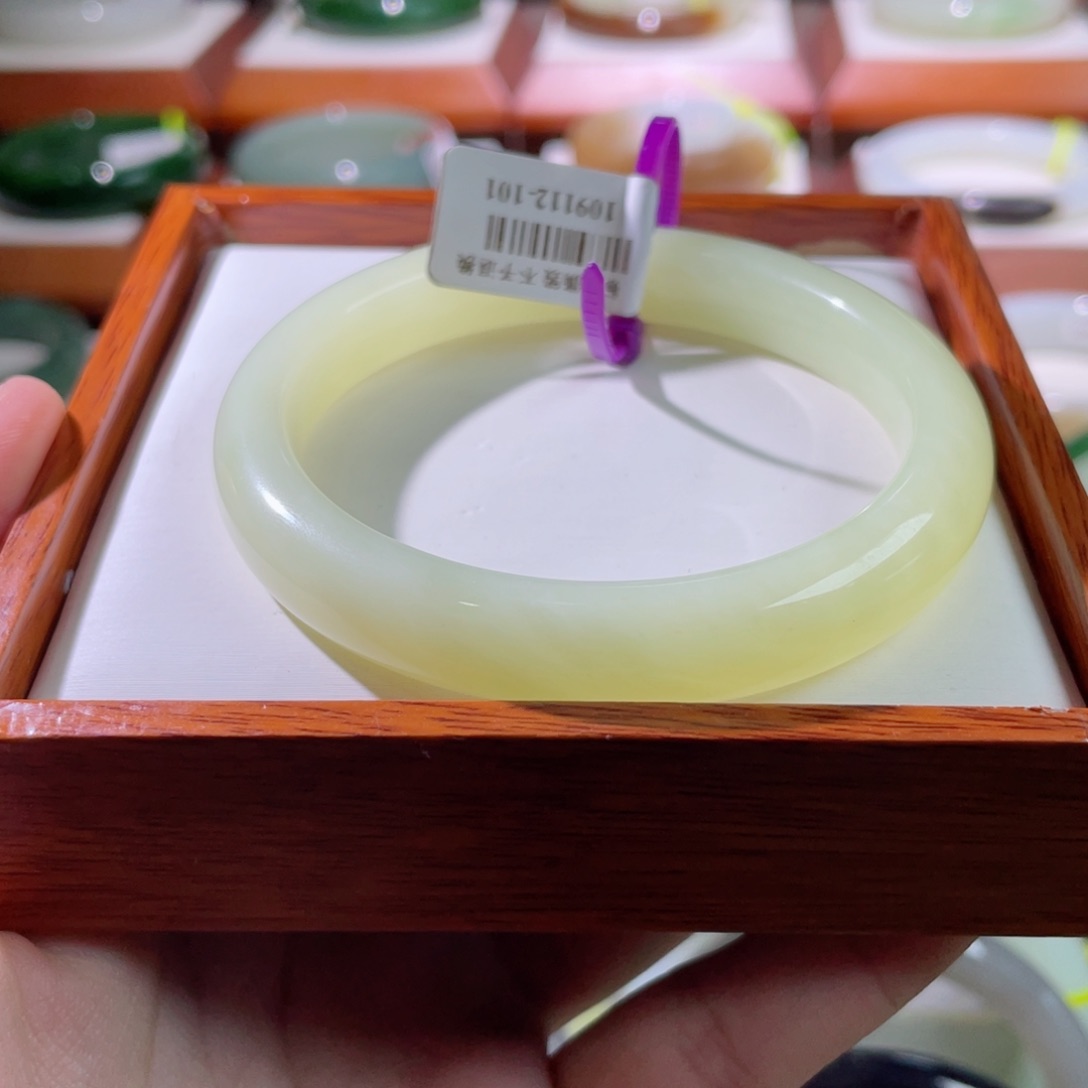 【闪购商品】和田玉手镯未镶嵌58.5.89