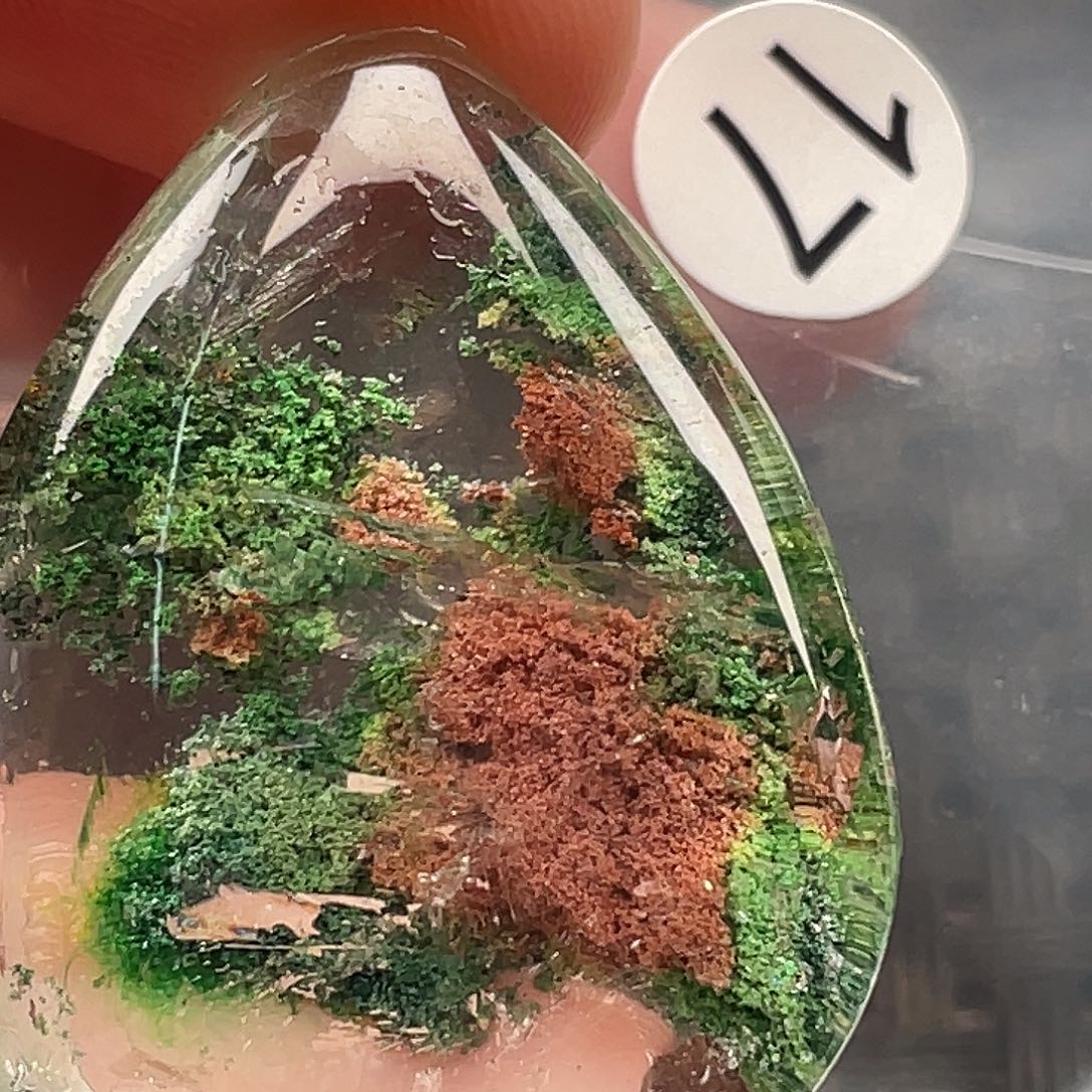 埃***手水晶未镶嵌颈饰天然