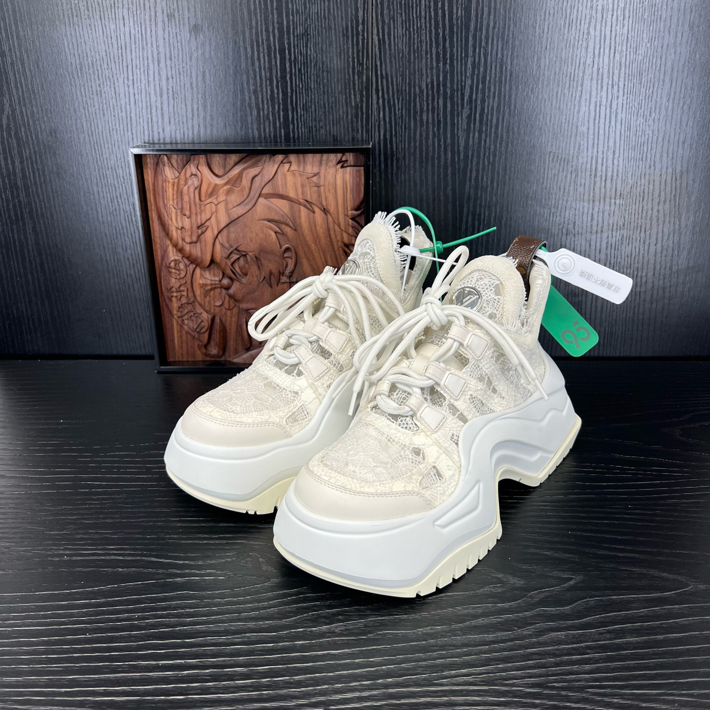 99新 LouisVuitton/路易威登 37码原盒 白蕾丝二手女鞋CH23303