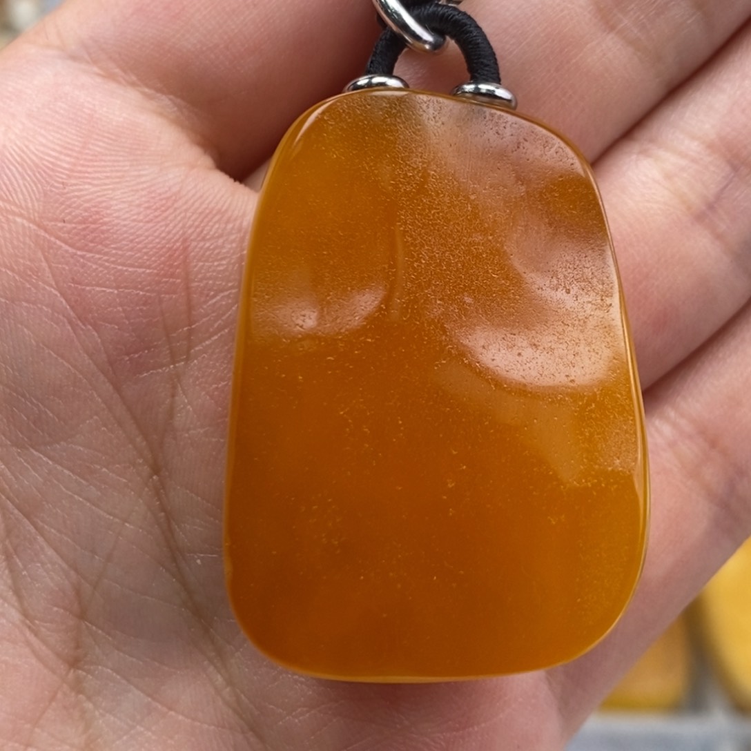 琥珀吊坠(赠链)未镶嵌