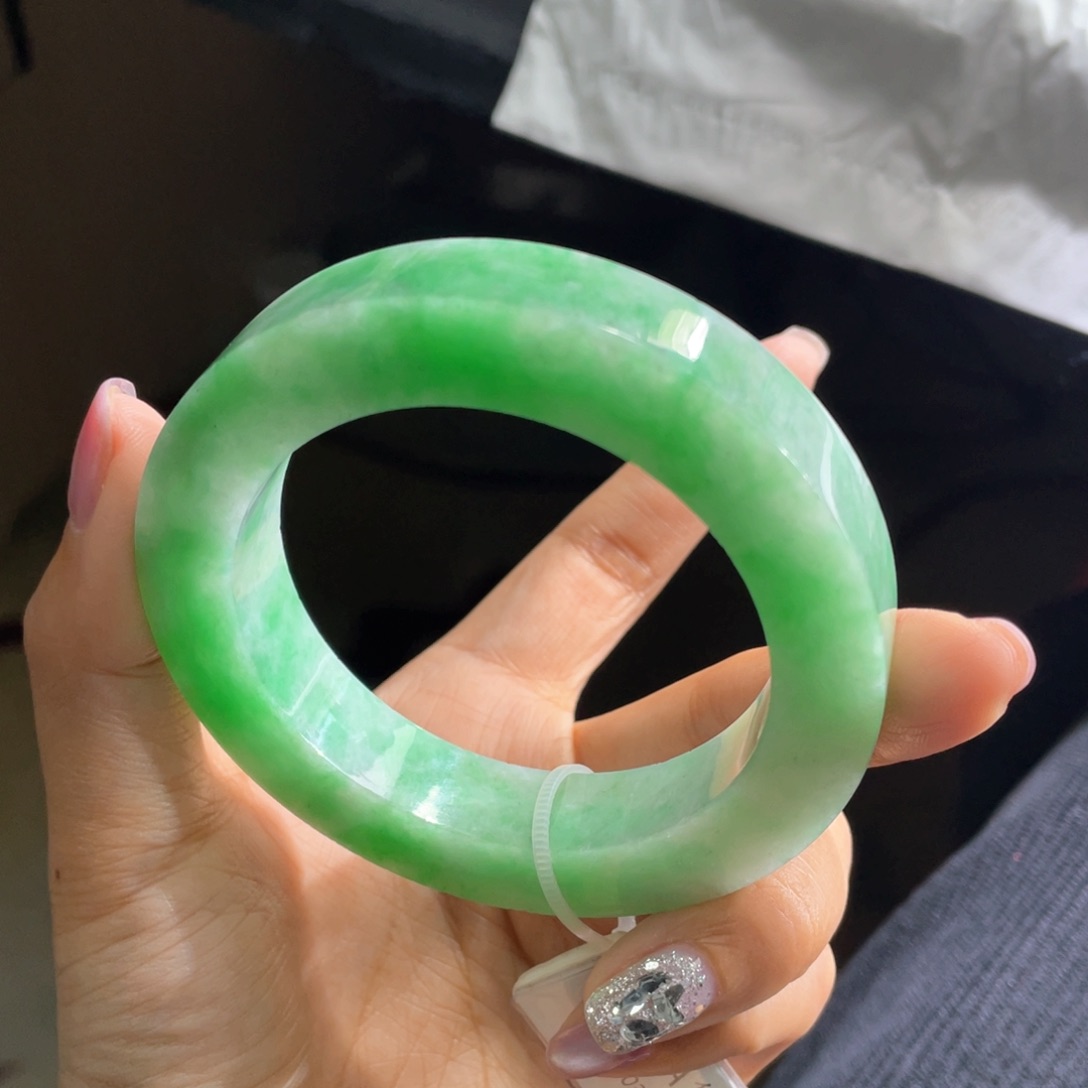 未镶嵌翡翠手镯定制翡翠