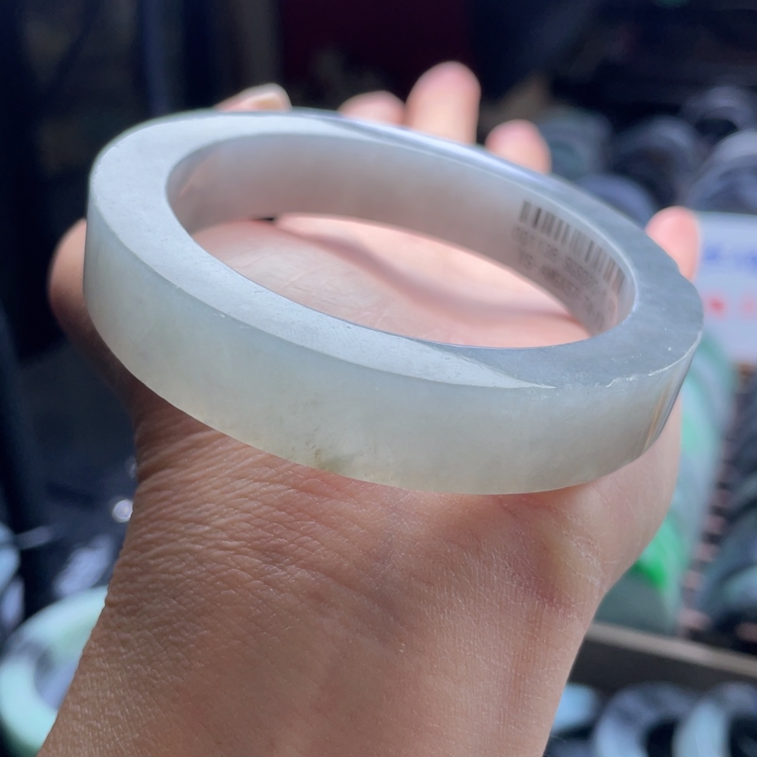 定制翡翠未镶嵌翡翠手镯