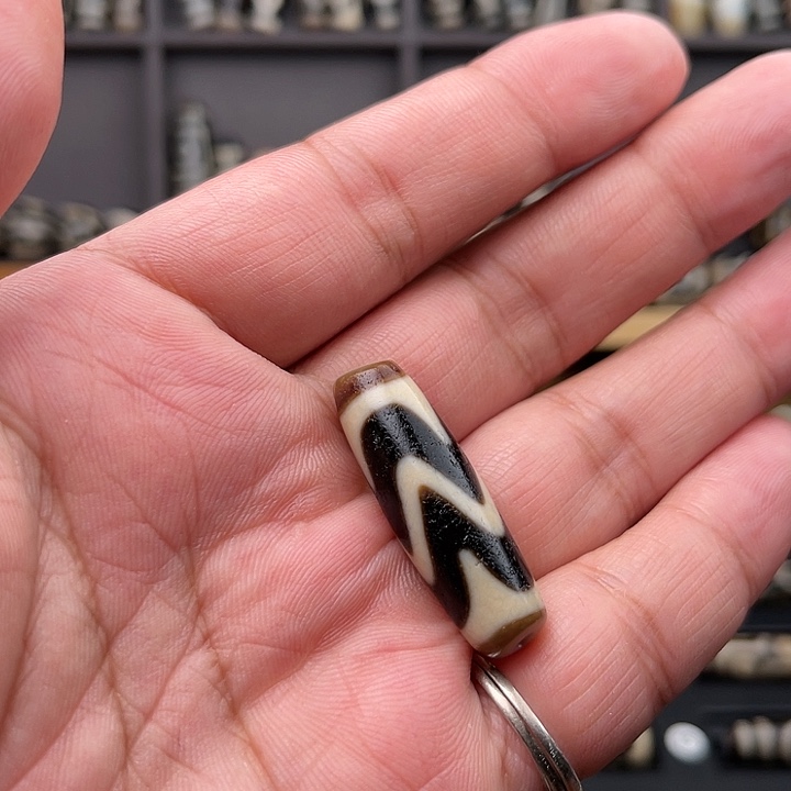 玛瑙/玉髓颈饰未镶嵌上肯台珠玛瑙条纹