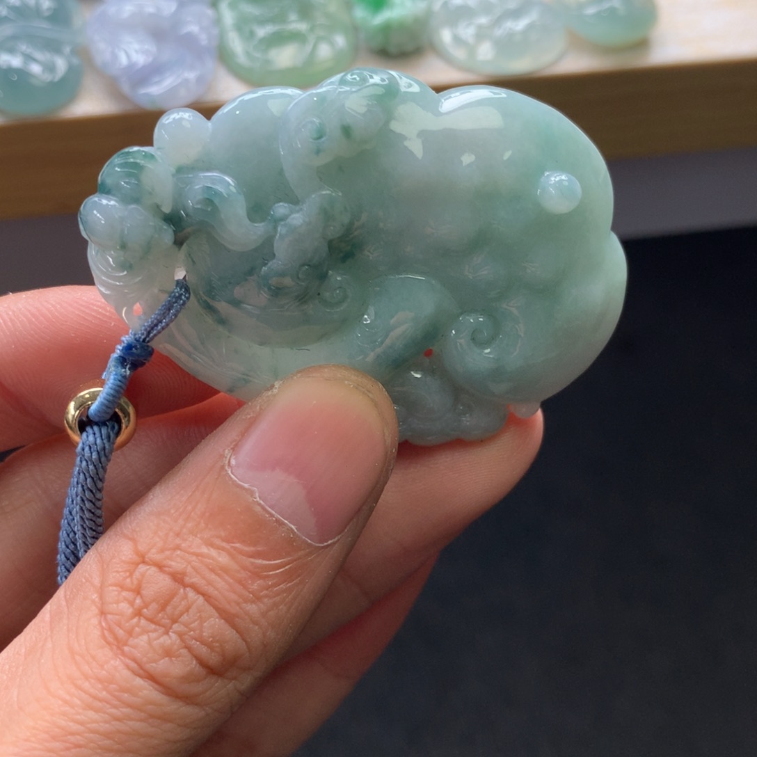 翡翠未镶嵌颈饰吊坠