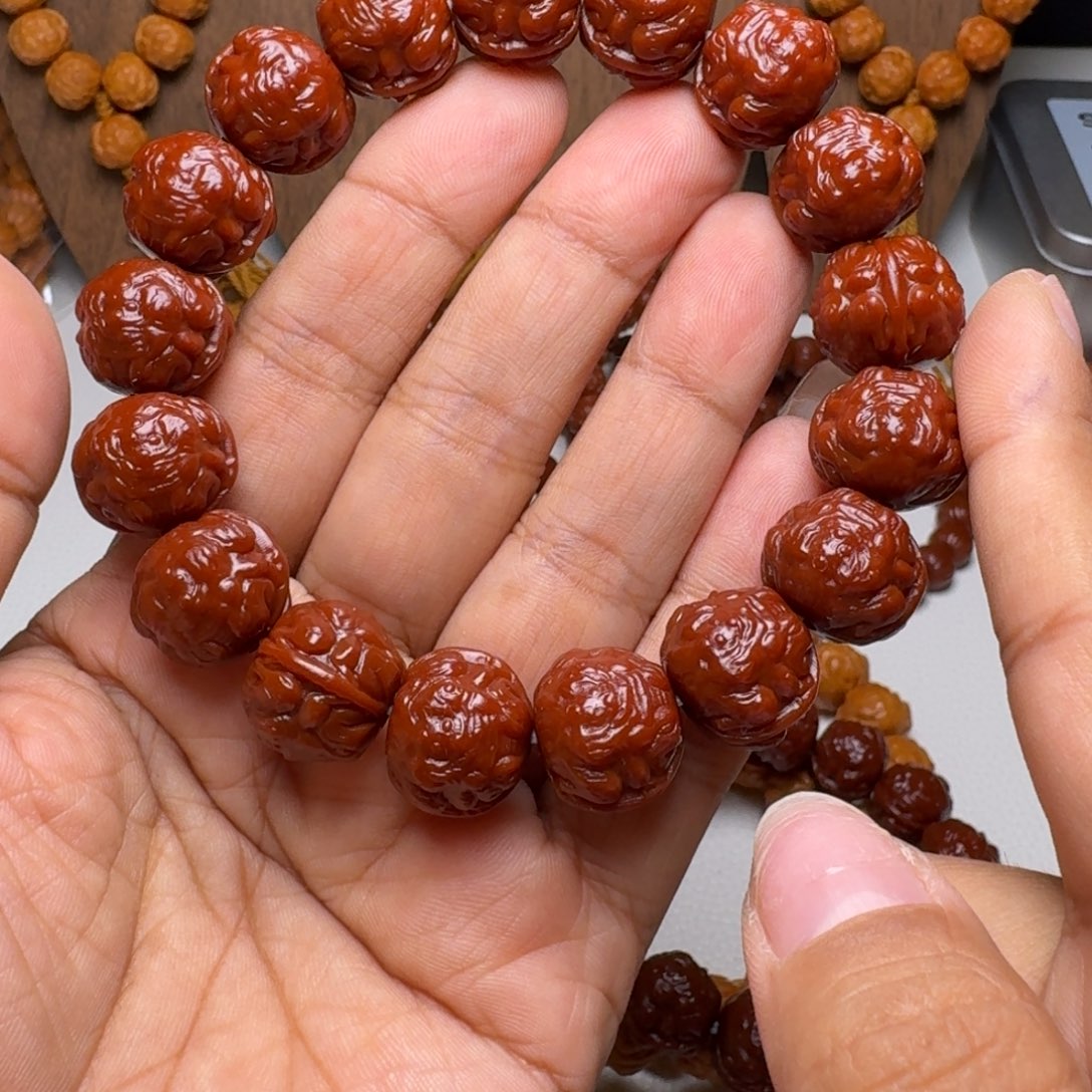 吊坠猴头核桃金蟾红串