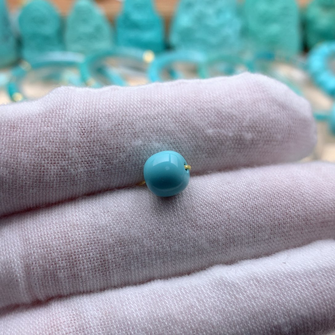 绿松石颈饰未镶嵌