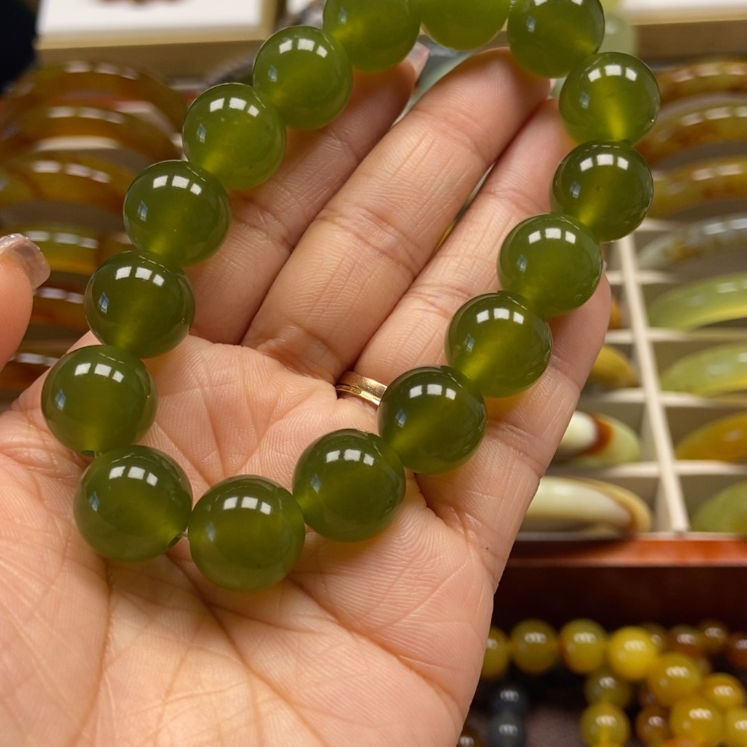 蛇纹石玉手串未镶嵌星*