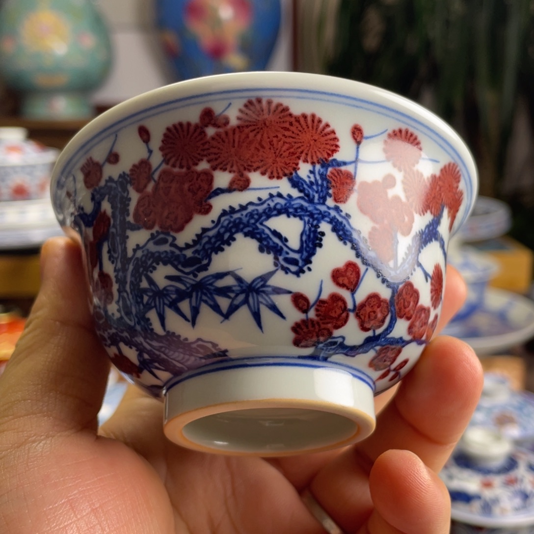 ****香釉里红松竹梅压手杯