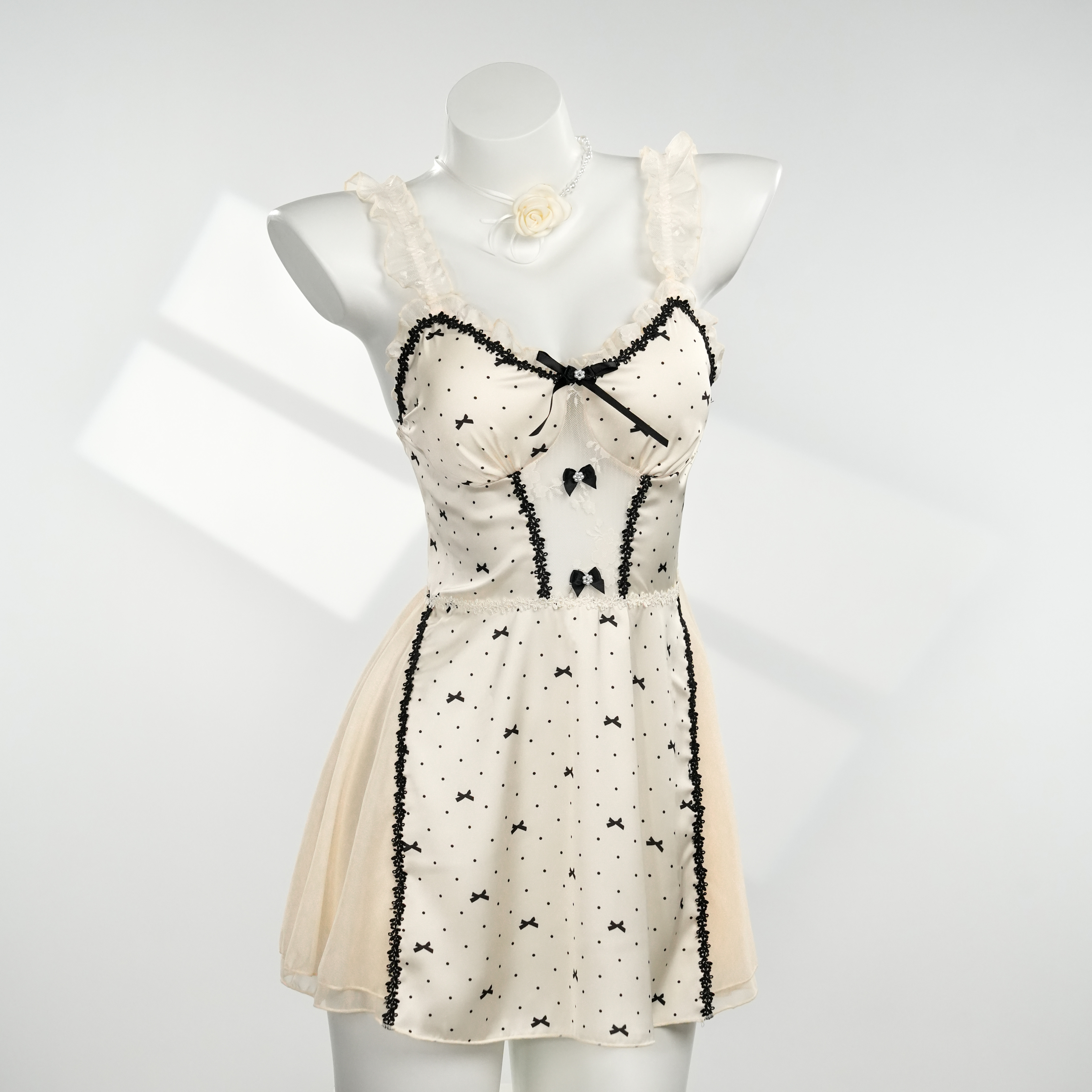 点心【90-220斤】甜美气质轻奢白色蕾丝法式吊带大码睡裙 5251