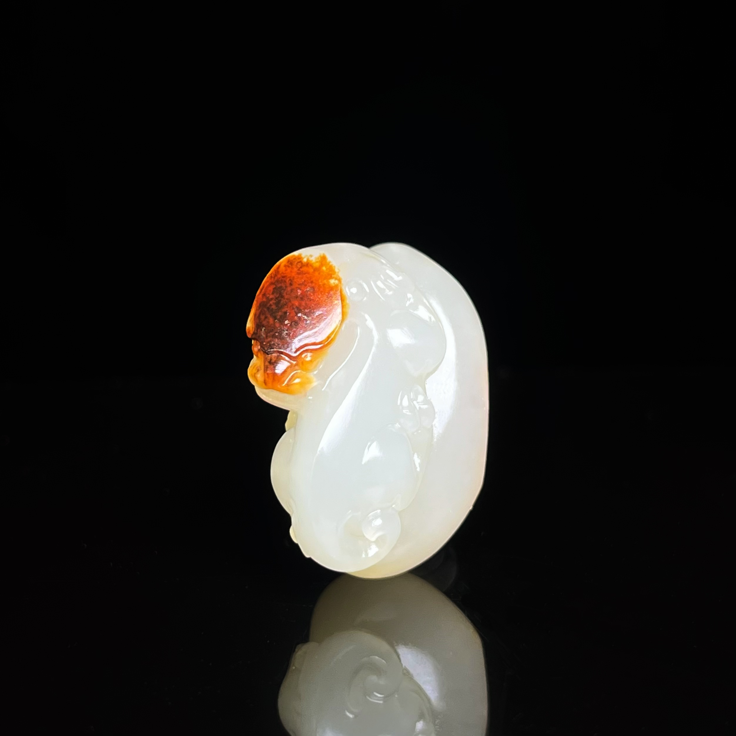 【招财貔貅】新疆和田玉 天地红皮 暖白熟糯 挂件9克