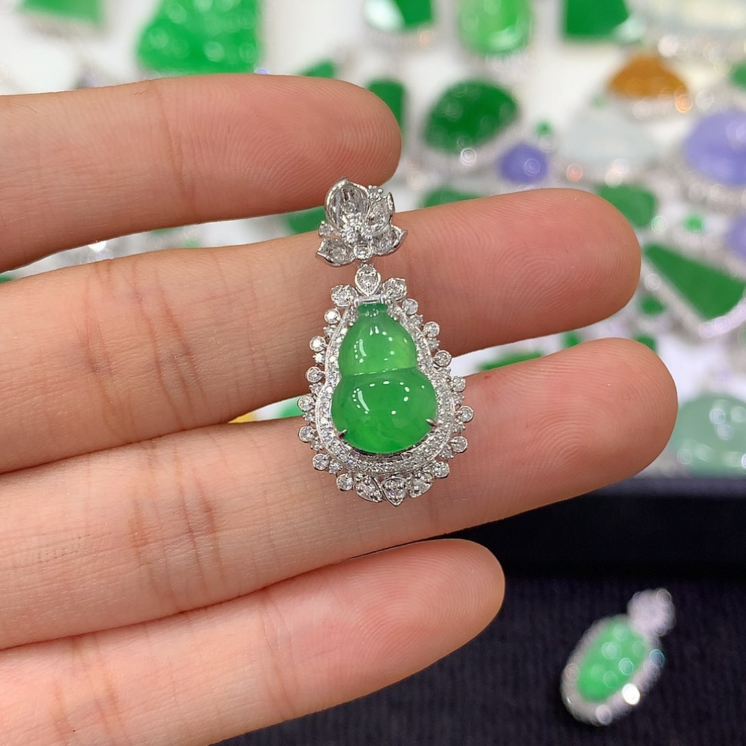 【闪购商品】翡翠吊坠(不含链)18K金镶嵌葫芦