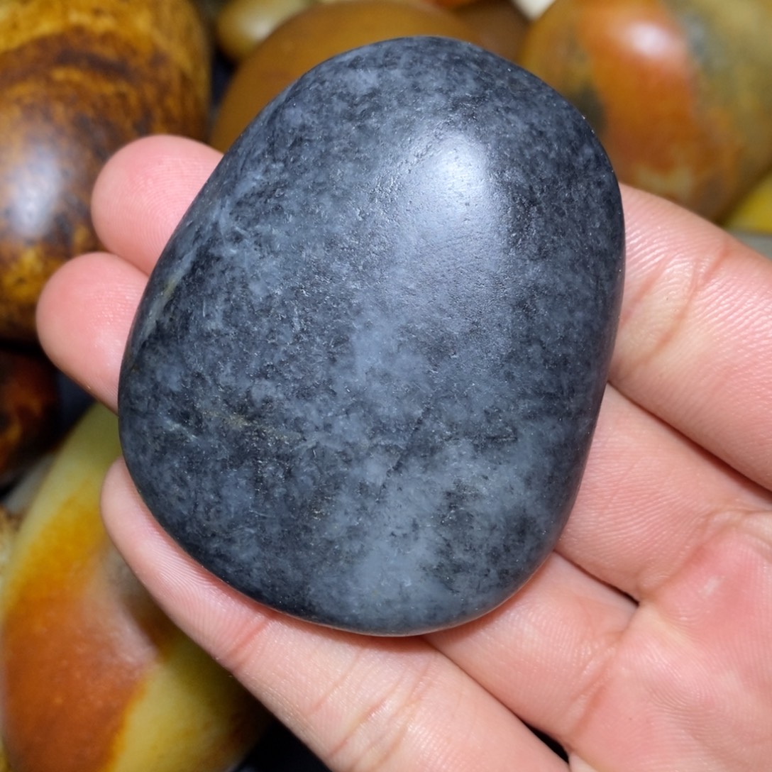 和田玉未镶嵌珠宝奇石